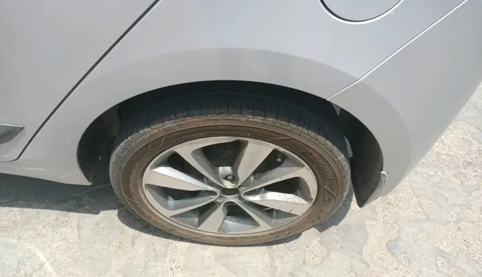 2016 Hyundai Elite i20 ASTA 1.2, Petrol, Manual, 1,88,500 km, tyre
