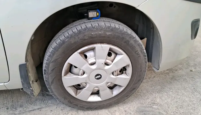 2015 Maruti Wagon R 1.0 LXI CNG, CNG, Manual, 1,02,107 km, tyre