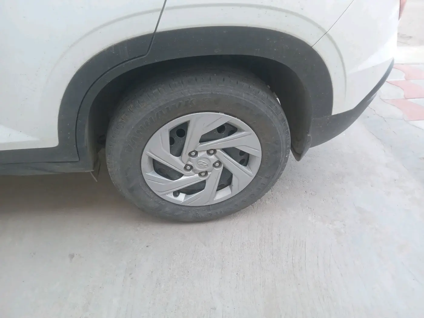 2023 Hyundai Creta E 1.5 PETROL, Petrol, Manual, 32,436 km, tyre