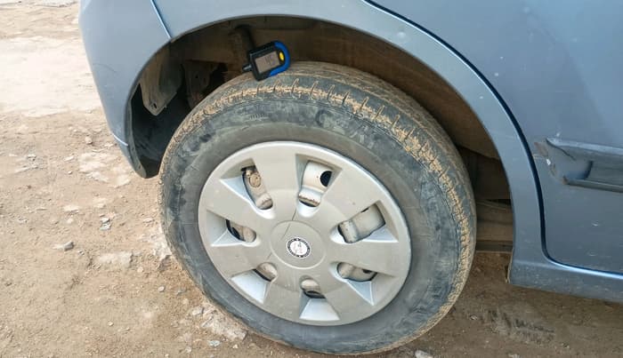 2012 Maruti Wagon R 1.0 LXI CNG, CNG, Manual, 75,097 km, tyre