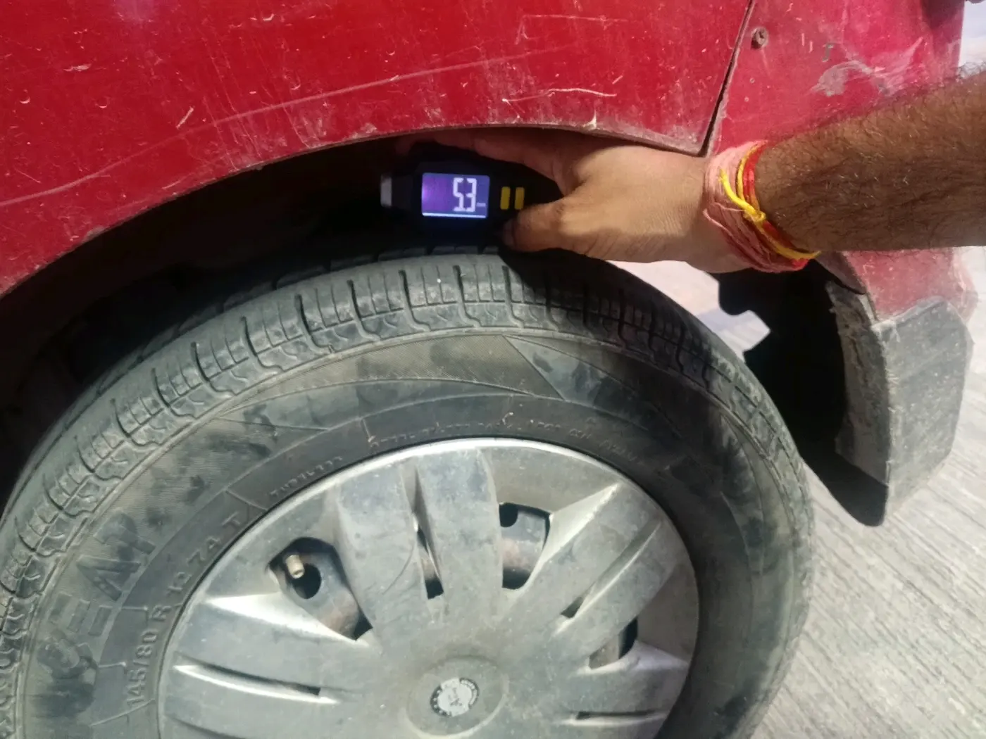 2013 Maruti Alto 800 VXI, CNG, Manual, 1,12,353 km, tyre