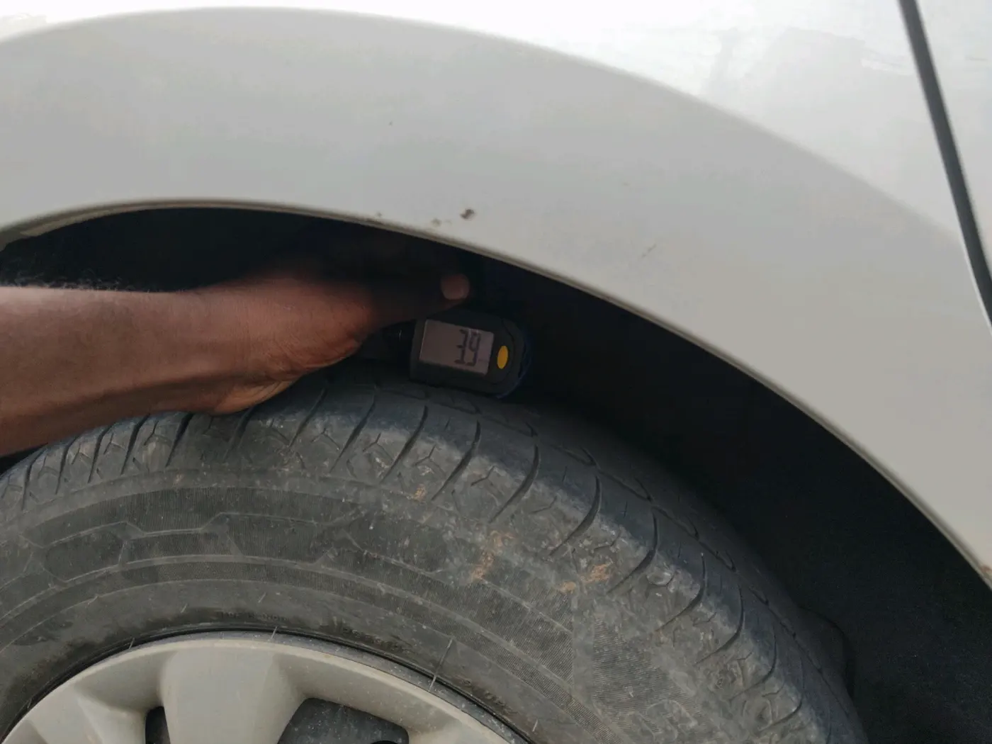 2018 Maruti Swift VXI, Petrol, Manual, 1,60,528 km, tyre