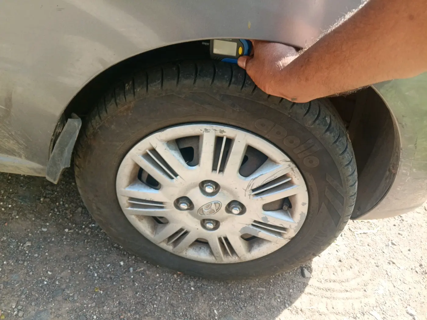 2012 Hyundai Santro Xing GLS, CNG, Manual, 2,03,268 km, tyre