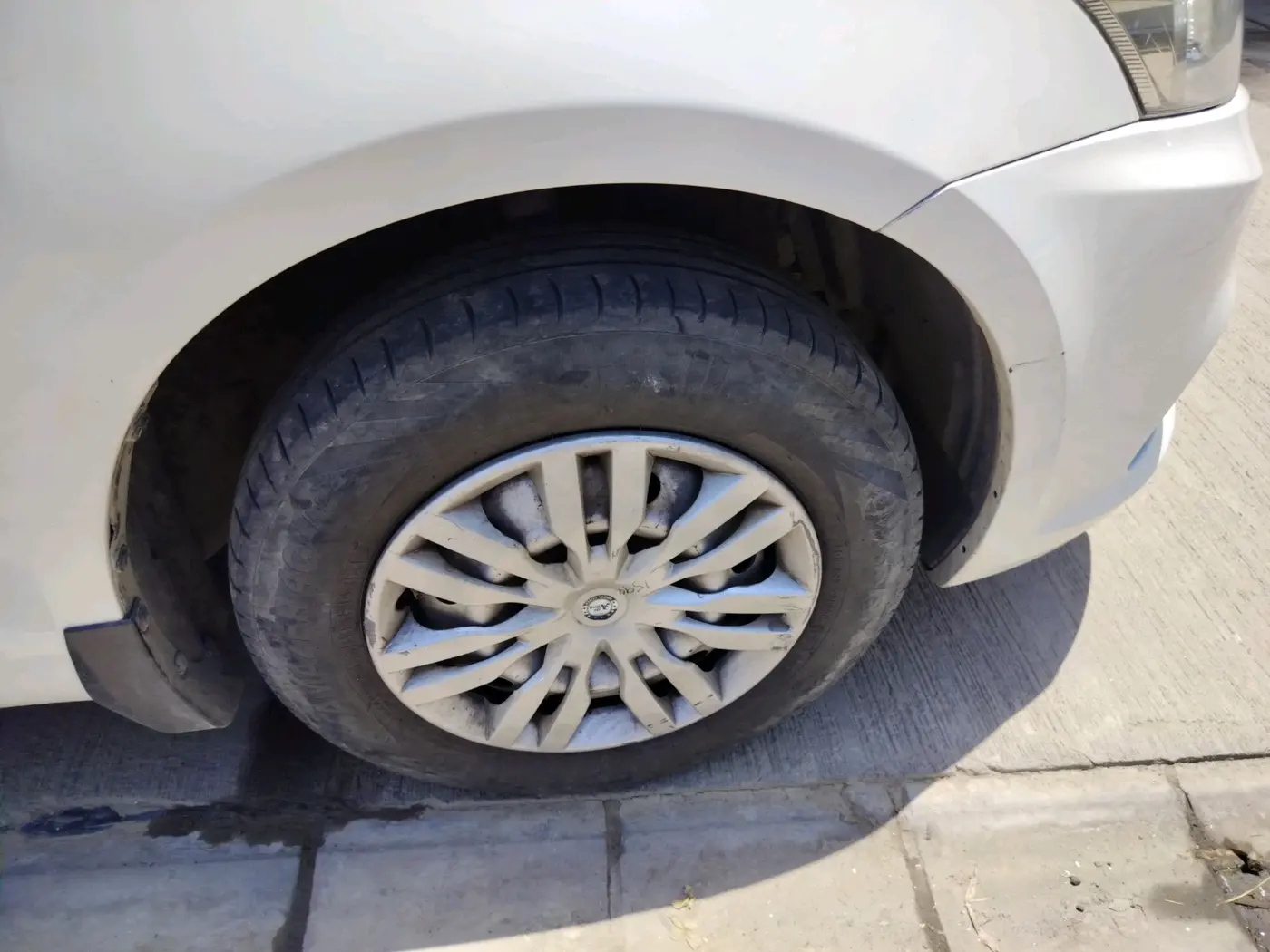 2021 Maruti Swift Dzire TOUR S-CNG, CNG, Manual, 99,495 km, tyre