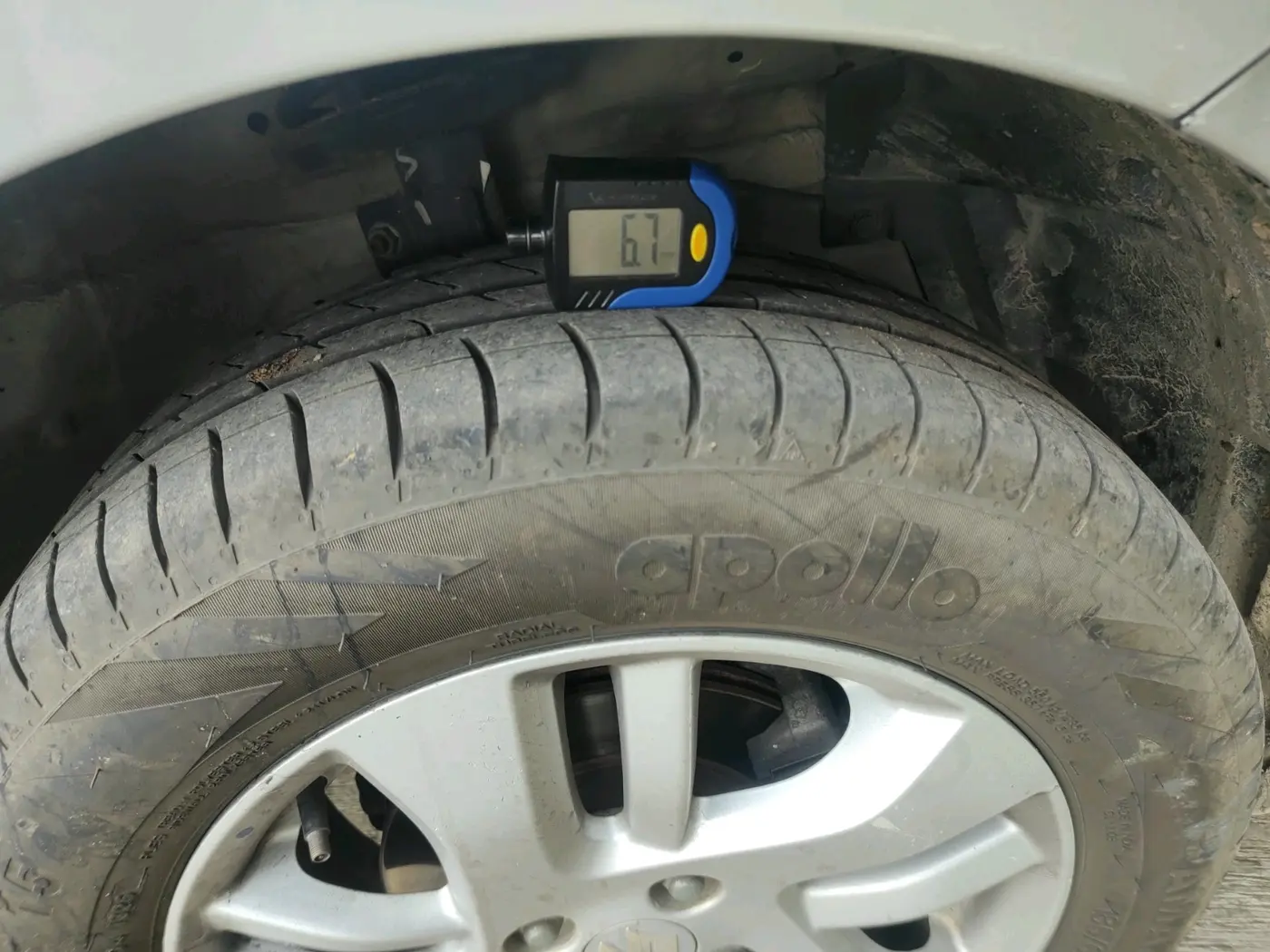 2013 Maruti Swift Dzire ZXI, Petrol, Manual, 1,20,500 km, tyre