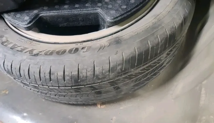 2018 Maruti Ciaz ALPHA  AT 1.5 SHVS PETROL, CNG, Automatic, 93,033 km, tyre