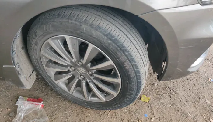 2018 Maruti Ciaz ALPHA  AT 1.5 SHVS PETROL, CNG, Automatic, 93,033 km, tyre