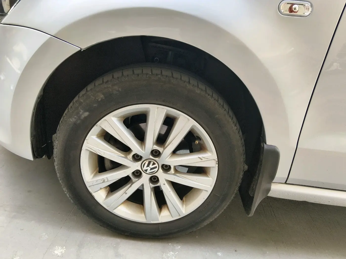 2013 Volkswagen Polo HIGHLINE1.2L, Petrol, Manual, 79,064 km, tyre