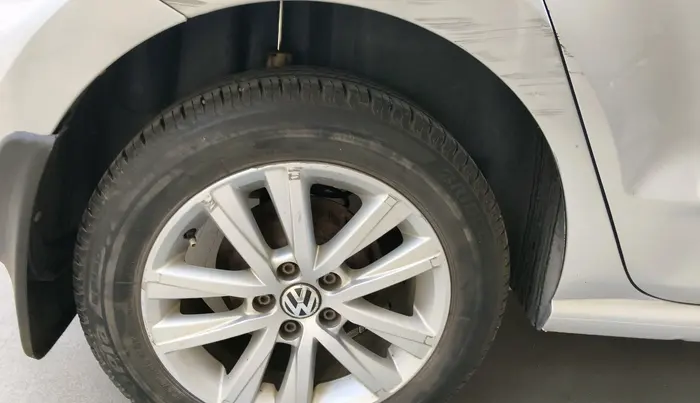 2013 Volkswagen Polo HIGHLINE1.2L, Petrol, Manual, 79,064 km, tyre