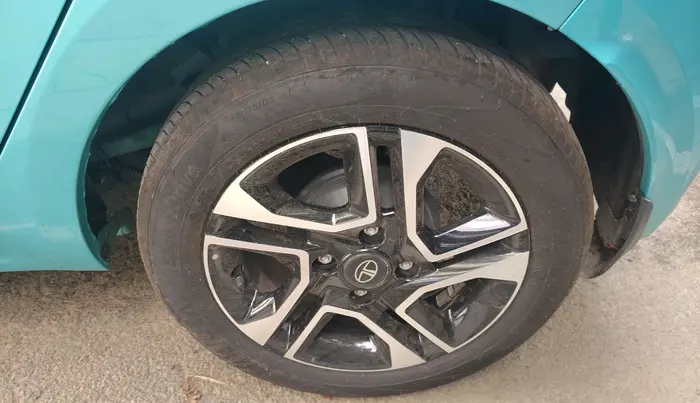 2025 Tata Tiago XZ PLUS PETROL, Petrol, Manual, 6,193 km, tyre