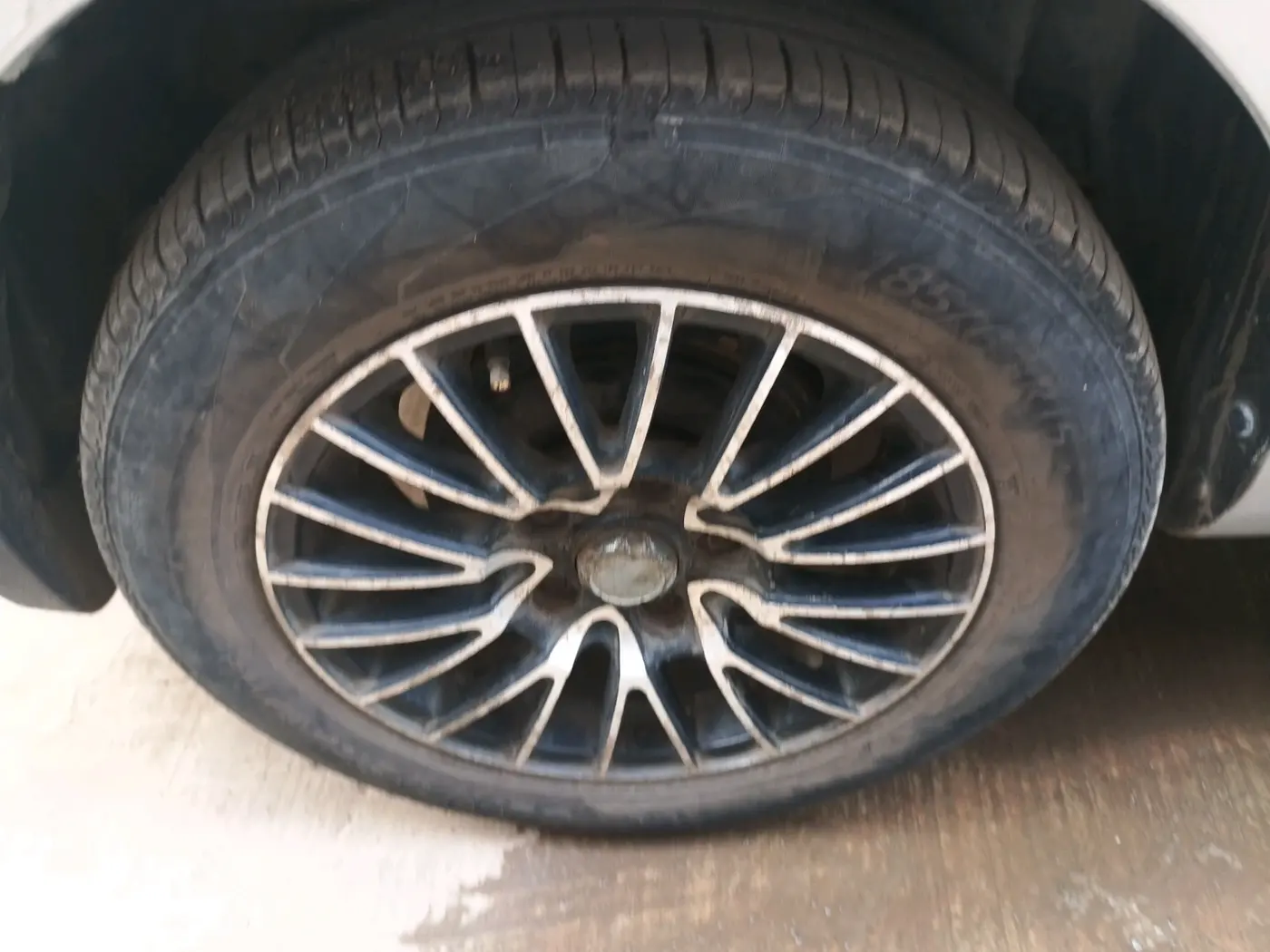 2014 Maruti Ertiga VXI CNG, CNG, Manual, 86,742 km, tyre
