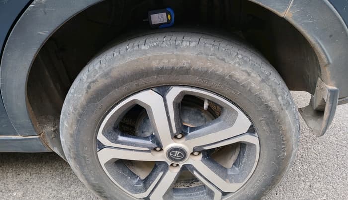 2021 Tata NEXON EV XZ PLUS, Electric, Automatic, 1,24,038 km, tyre