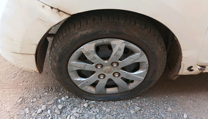 2015 Hyundai Eon 1.0 MAGNA +, Petrol, Manual, 79,730 km, tyre