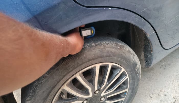 2017 Maruti Dzire ZDI PLUS, Diesel, Manual, 1,64,532 km, tyre