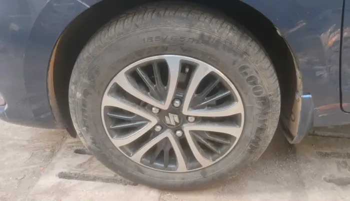 2022 Maruti Ertiga ZXI  CNG, CNG, Manual, 70,733 km, tyre