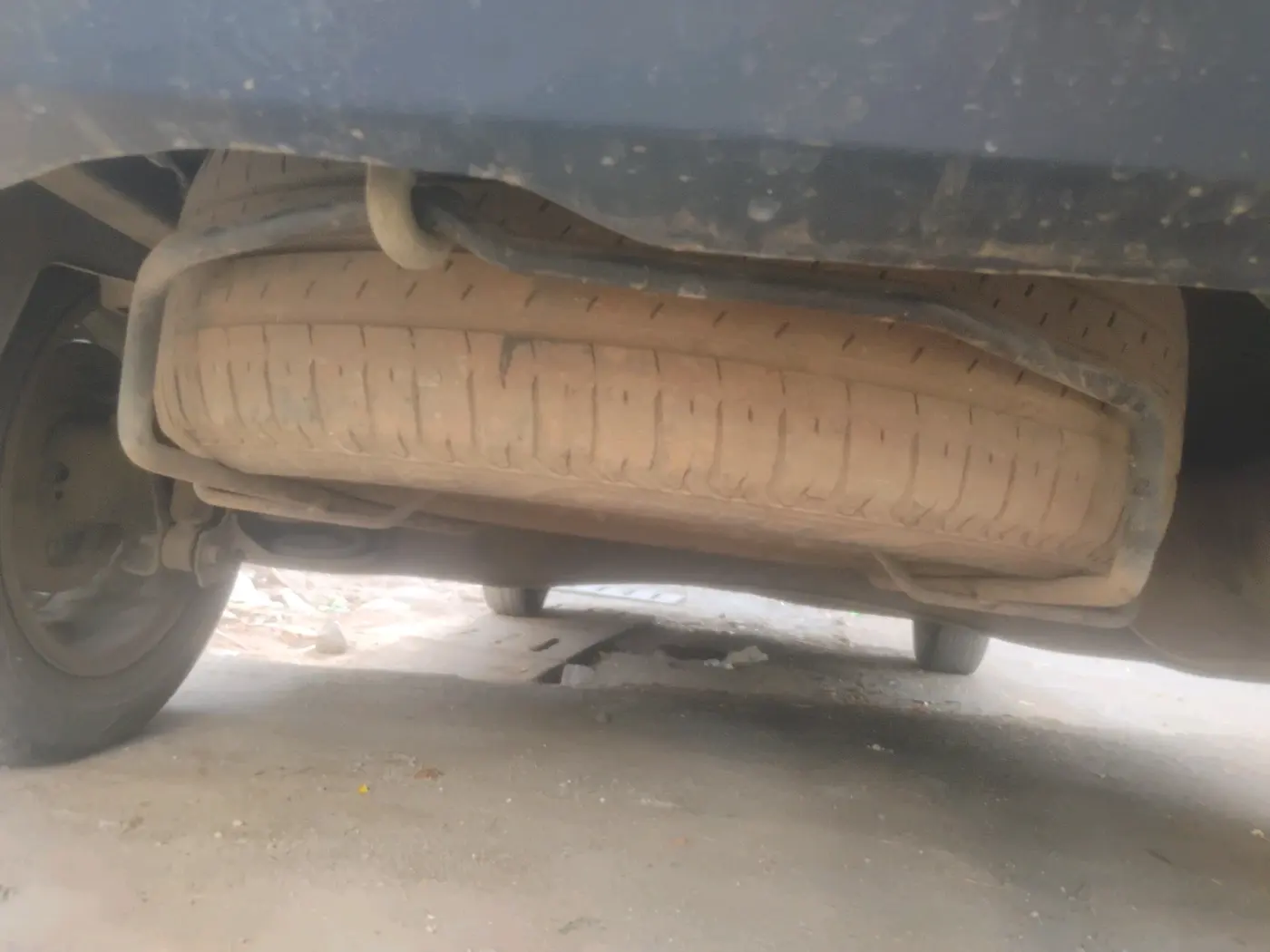 2022 Maruti Ertiga ZXI  CNG, CNG, Manual, 70,733 km, tyre