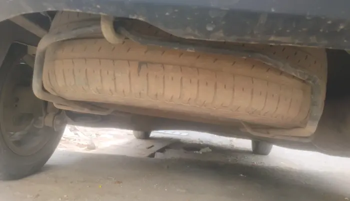 2022 Maruti Ertiga ZXI  CNG, CNG, Manual, 70,733 km, tyre