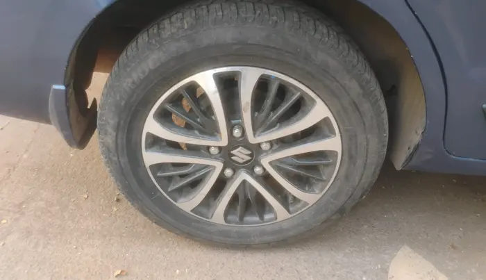 2022 Maruti Ertiga ZXI  CNG, CNG, Manual, 70,733 km, tyre
