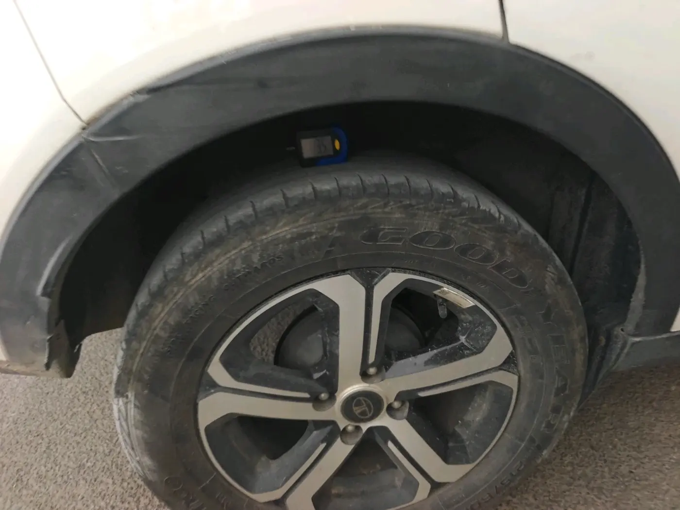 2023 Tata NEXON XZA PLUS SUNROOF PETROL, Petrol, Automatic, 44,896 km, tyre