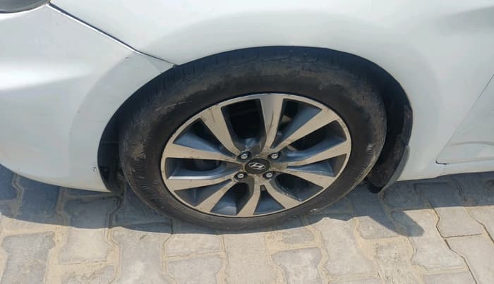 2011 Hyundai Verna FLUIDIC 1.6 VTVT SX, CNG, Manual, 96,520 km, tyre
