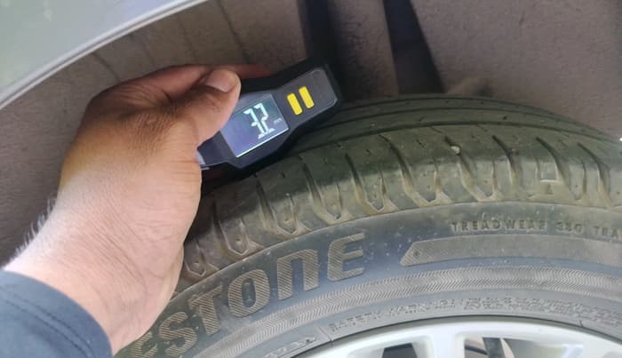 2021 Maruti Dzire ZXI, Petrol, Manual, 70,916 km, tyre