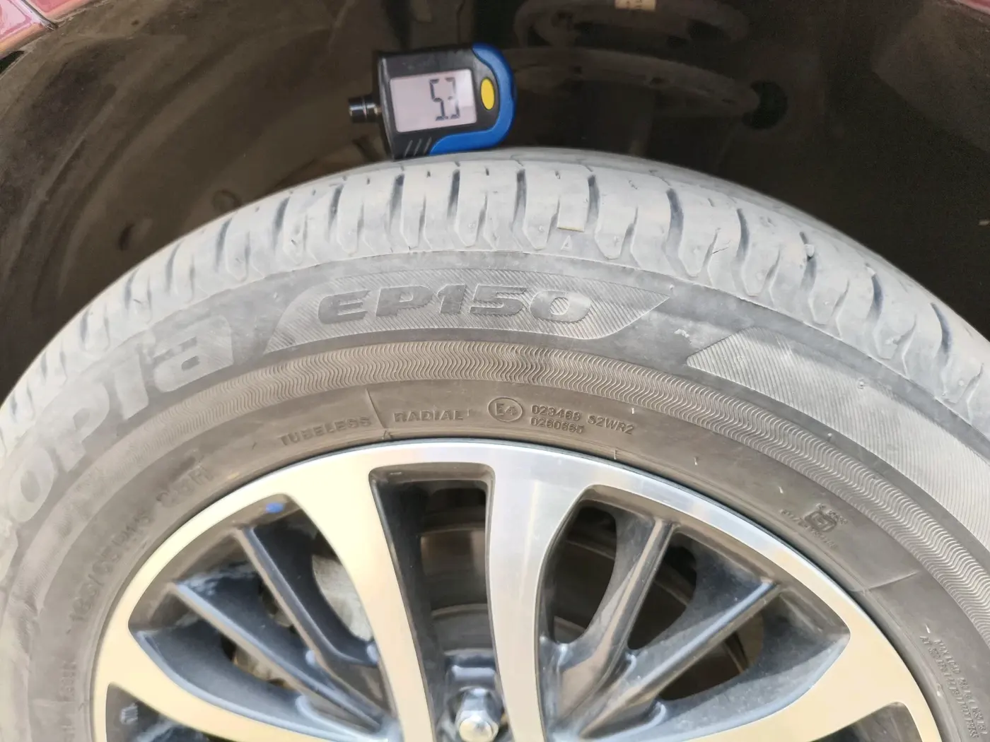 2023 Maruti Ertiga ZXI (O) CNG, CNG, Manual, 38,160 km, tyre