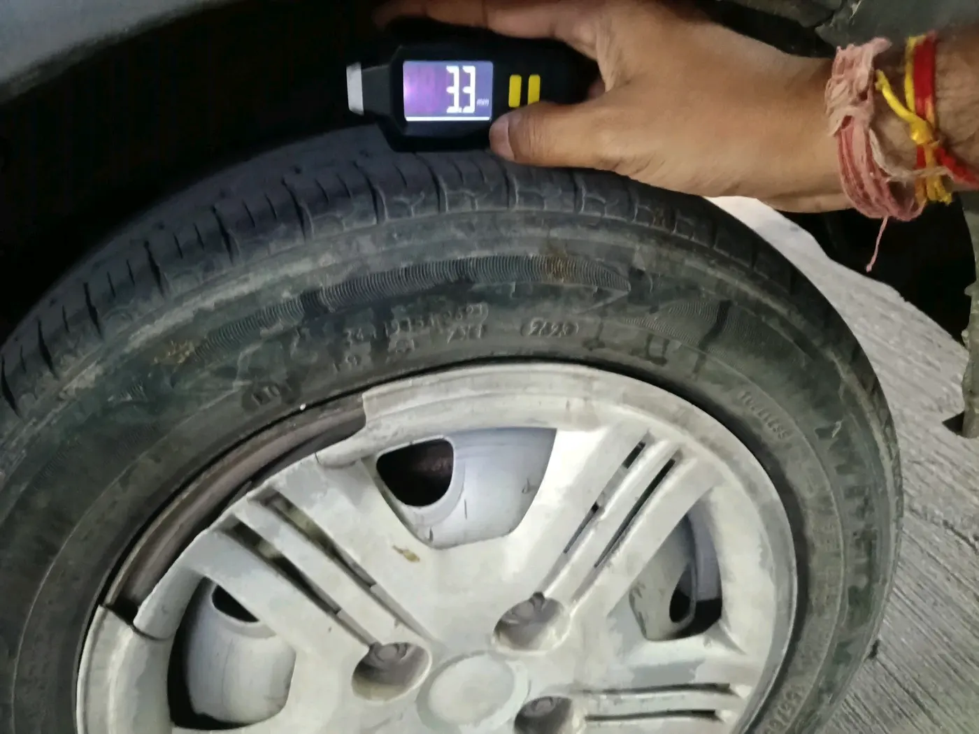 2017 Maruti Alto K10 LXI, CNG, Manual, 1,03,837 km, tyre