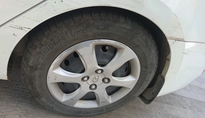 2013 Hyundai Verna FLUIDIC 1.6 VTVT EX, Petrol, Manual, 1,77,322 km, tyre