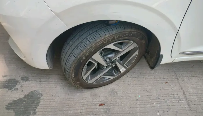 2023 Hyundai AURA SX 1.2 CNG, CNG, Manual, 11,664 km, tyre