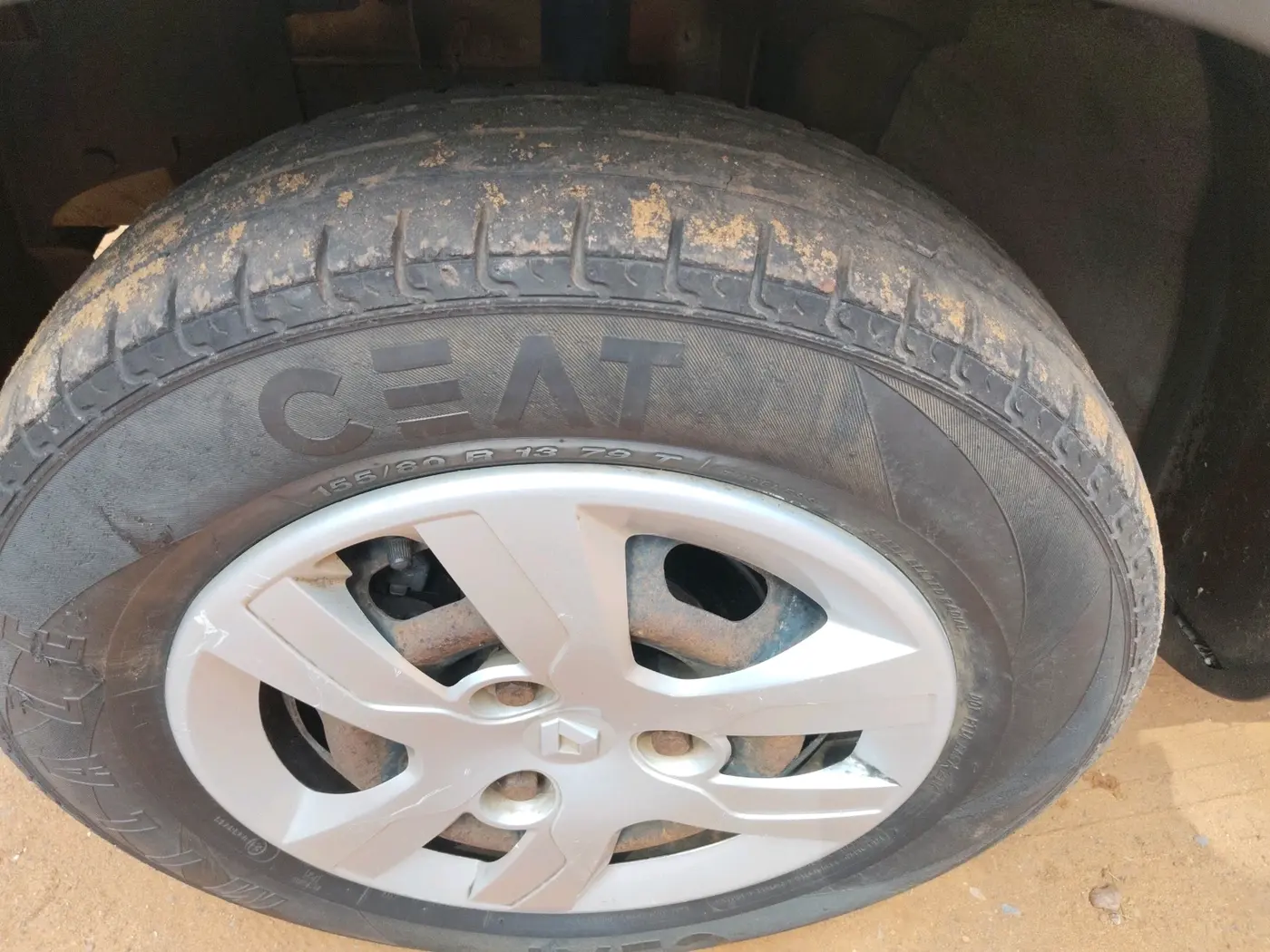 2016 Renault Kwid RXL, Petrol, Manual, 66,343 km, tyre