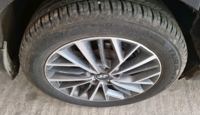 2021 Hyundai Tucson GLS 4WD AT DIESEL, Diesel, Automatic, 70,429 km, tyre
