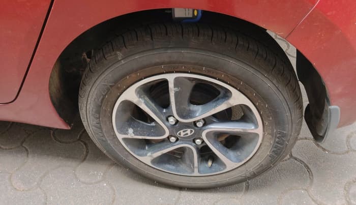 2018 Hyundai Grand i10 SPORTZ AT 1.2 KAPPA VTVT, CNG, Automatic, 33,966 km, tyre