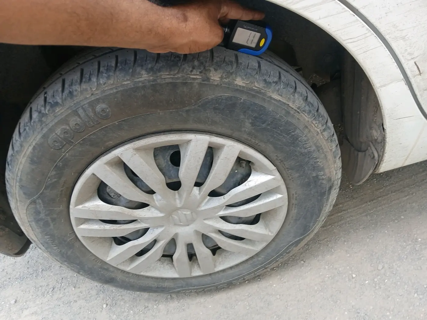2022 Maruti Dzire VXI, Petrol, Manual, 29,847 km, tyre