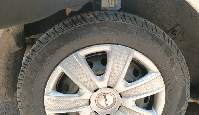 2012 Toyota Etios G, CNG, Manual, 14,446 km, tyre