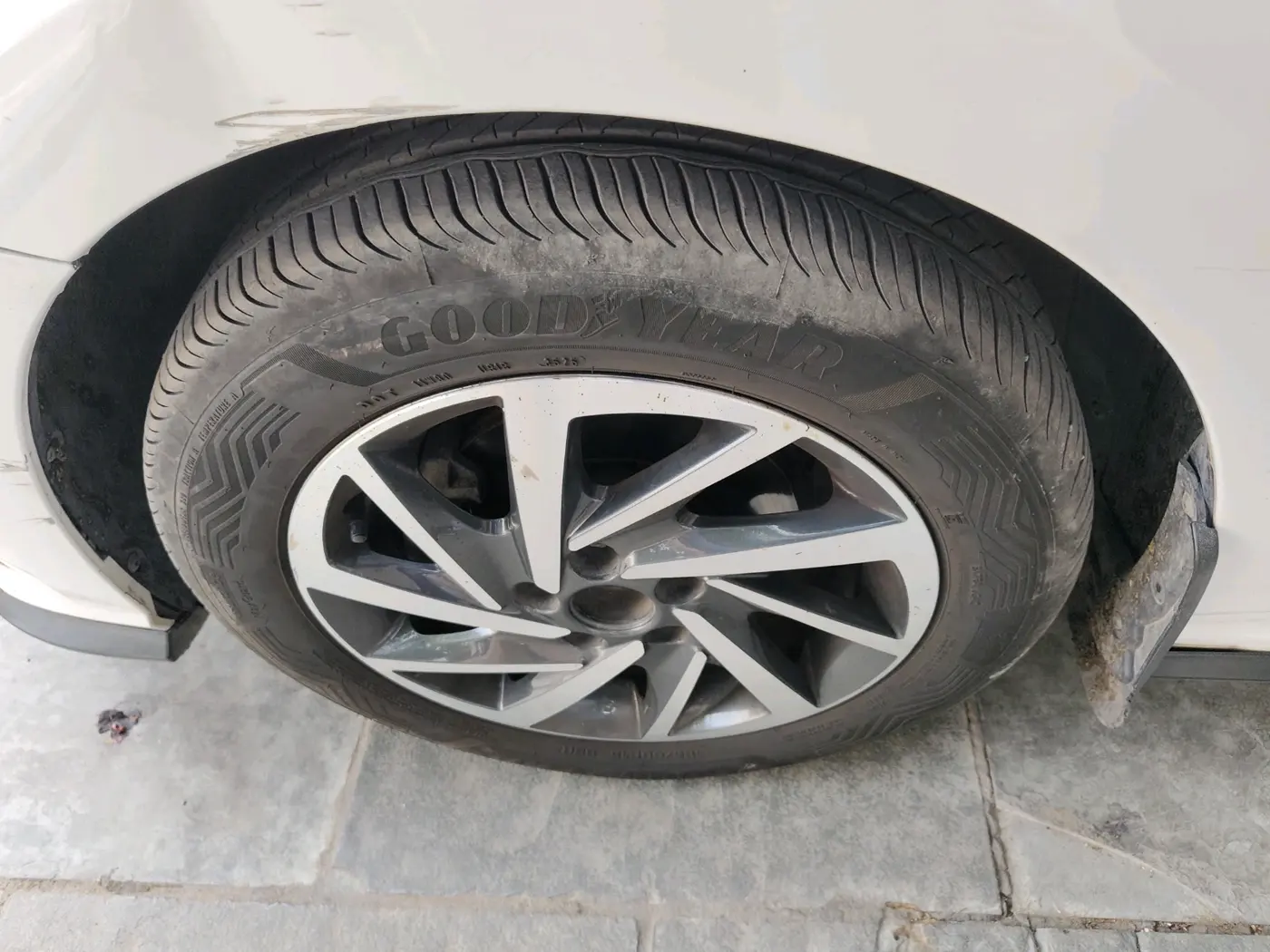 2021 Volkswagen Polo COMFORTLINE 1.0L TSI AT, Petrol, Automatic, 88,017 km, tyre