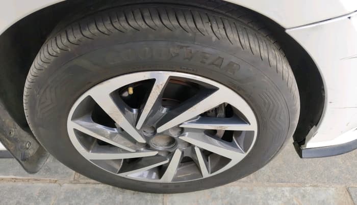 2021 Volkswagen Polo COMFORTLINE 1.0L TSI AT, Petrol, Automatic, 88,017 km, tyre