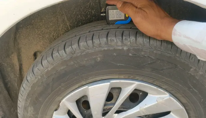 2012 Maruti Swift VDI, Diesel, Manual, 1,86,373 km, tyre