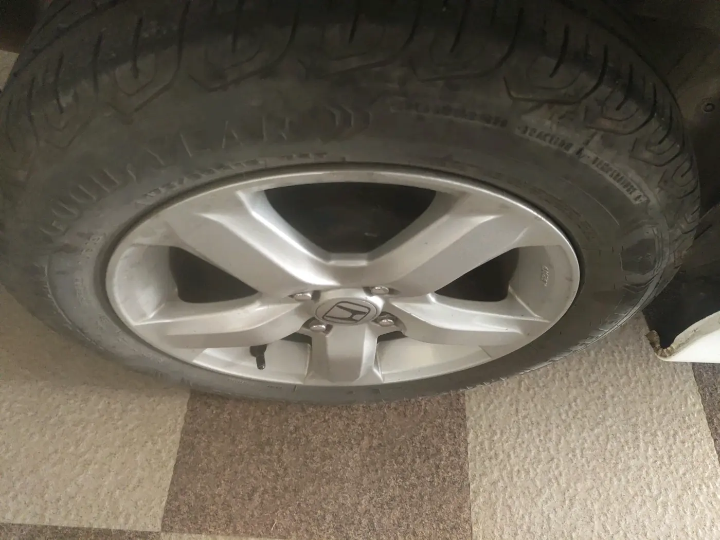 2011 Honda City 1.5L I-VTEC V AT, Petrol, Automatic, 87,550 km, tyre