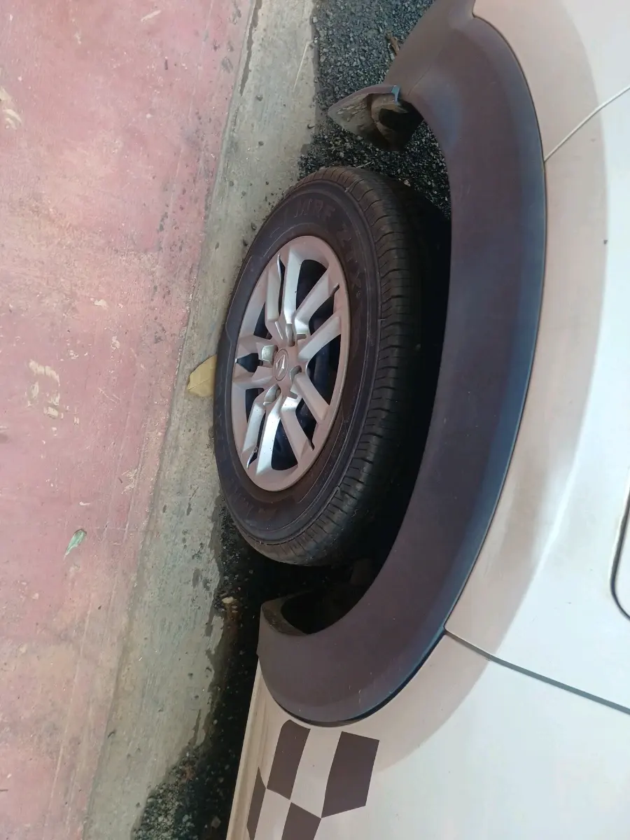 2022 Renault TRIBER RXT, Petrol, Manual, 54,017 km, tyre