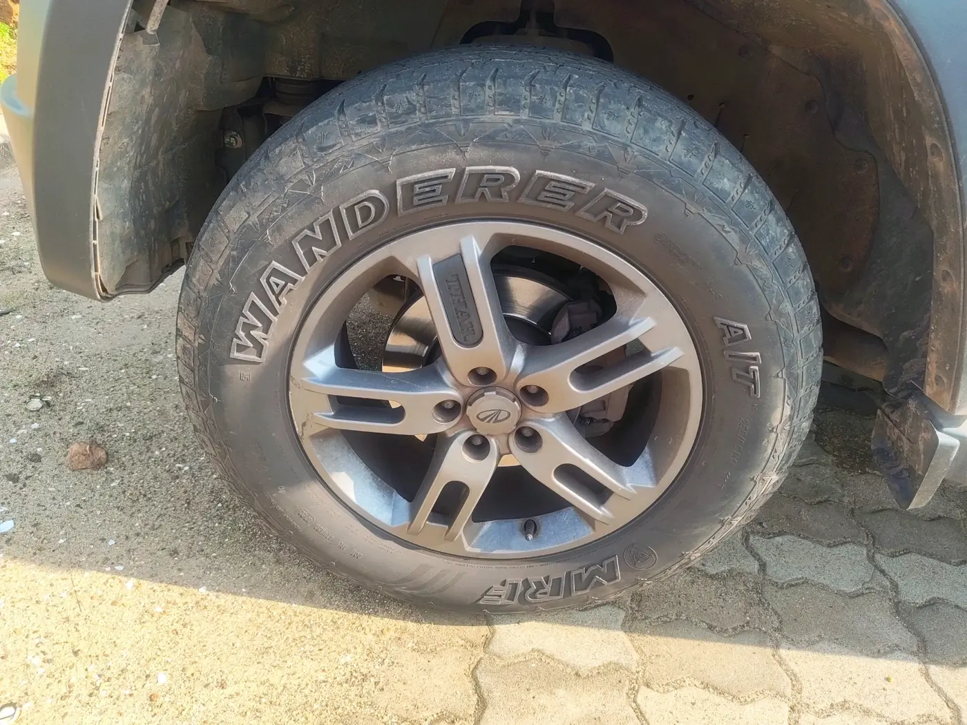 2022 Mahindra Thar LX PETROL HT 4WD AT, Petrol, Automatic, 39,516 km, tyre