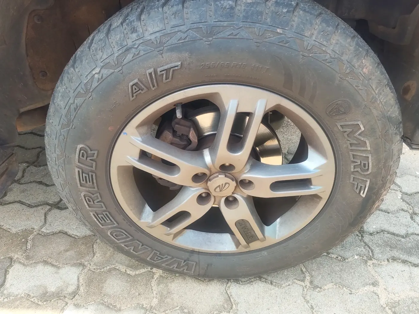 2022 Mahindra Thar LX PETROL HT 4WD AT, Petrol, Automatic, 39,516 km, tyre
