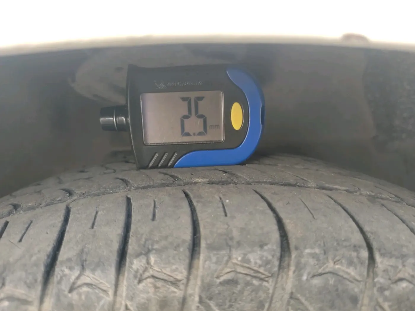 2016 Maruti Celerio VXI CNG, CNG, Manual, 2,32,652 km, tyre