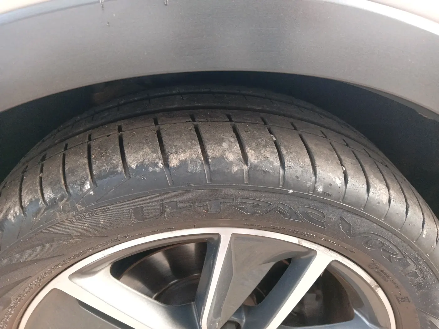2017 Audi Q3 35 TDI Quattro, Diesel, Automatic, 1,28,234 km, tyre
