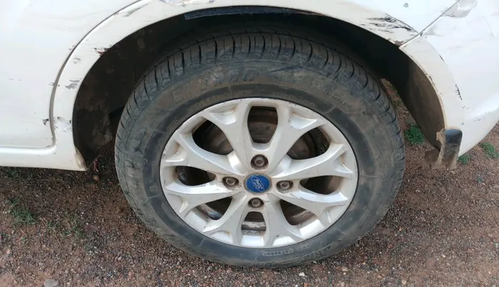 2014 Ford Figo TITANIUM 1.4 DIESEL, Diesel, Manual, 92,220 km, tyre