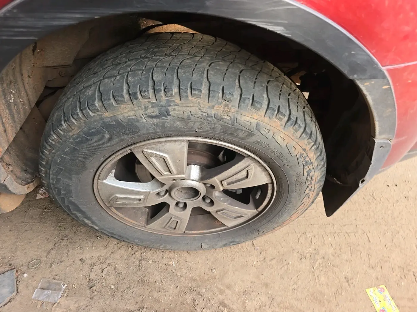 2013 Mahindra XUV500 W8, Diesel, Manual, 1,77,412 km, tyre