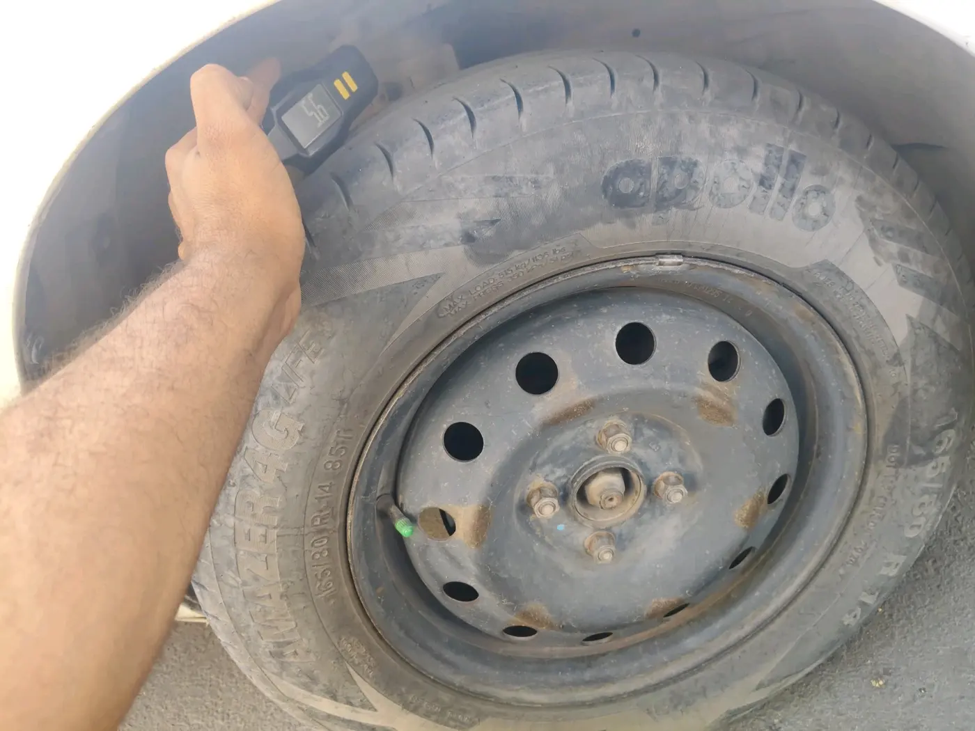 2014 Maruti Swift VDI, Diesel, Manual, 1,04,243 km, tyre