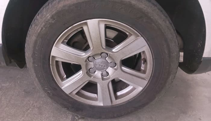2010 Audi Q5 3.0 TDI QUATTRO, Diesel, Automatic, 1,57,649 km, tyre