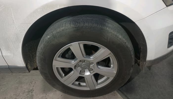 2010 Audi Q5 3.0 TDI QUATTRO, Diesel, Automatic, 1,57,649 km, tyre