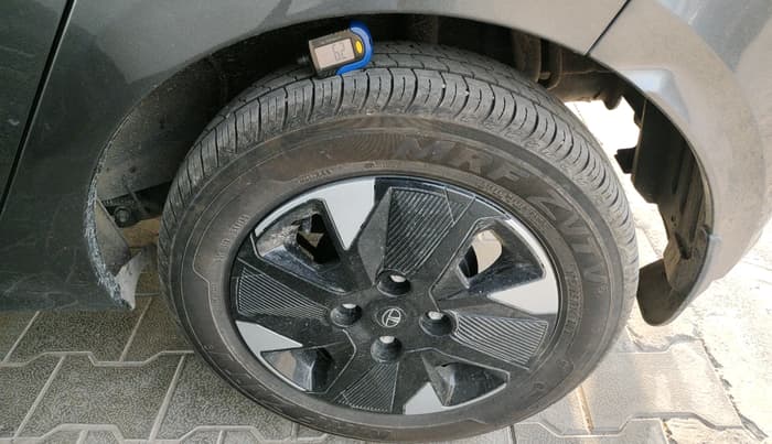 2025 Tata Tiago XT PETROL, Petrol, Manual, 13,075 km, tyre