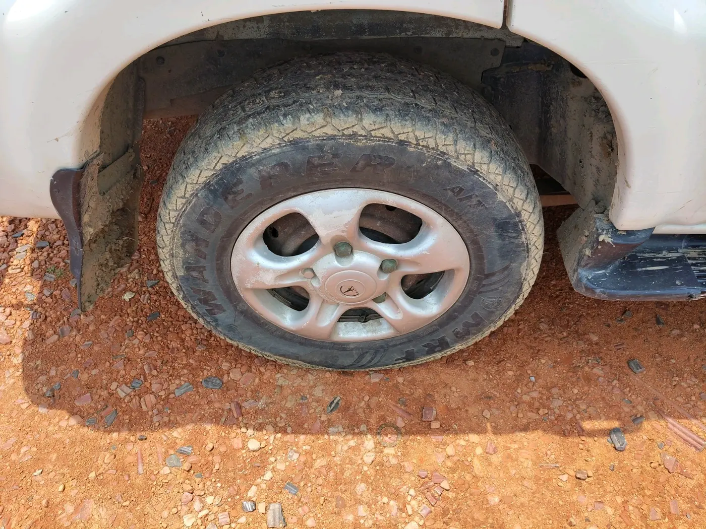2014 Mahindra Scorpio SLE, Diesel, Manual, 83,558 km, tyre
